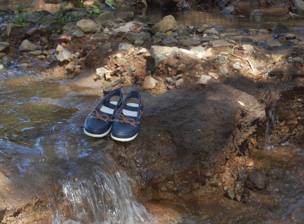 crocs beach line boat shoes